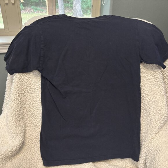 Kids Tee-shirt size Medium 8-10.  Discount Shipping Excellent Condition - Picture 2 of 2
